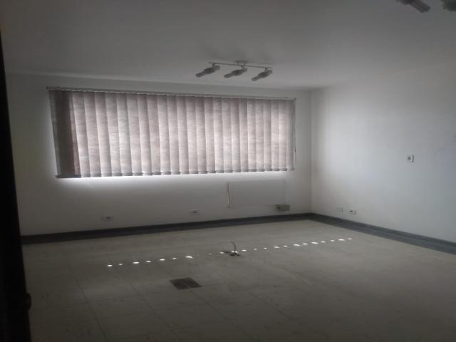 Sala para Locação em Jacareí - 4