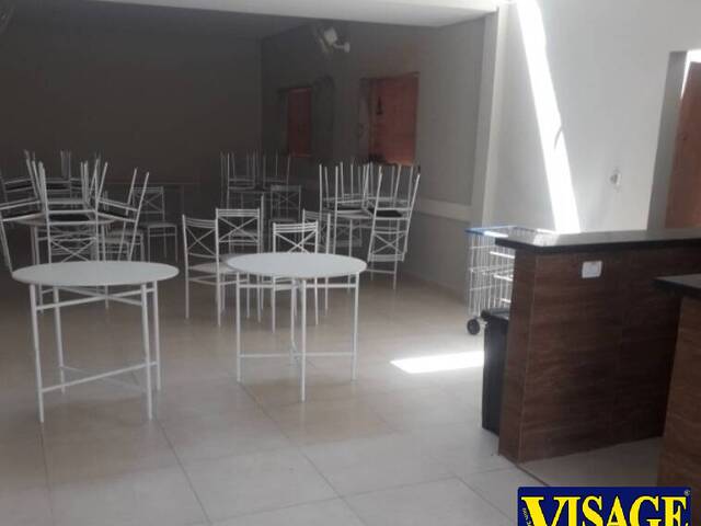 Sobrado para Venda em Jacareí - 2