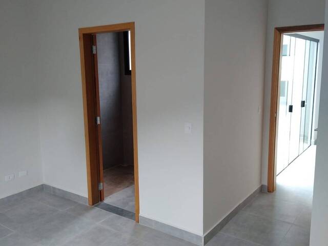 Casa para Venda em Jacareí - 4