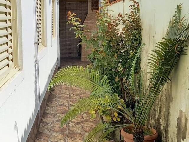 Casa para Venda em São José dos Campos - 4