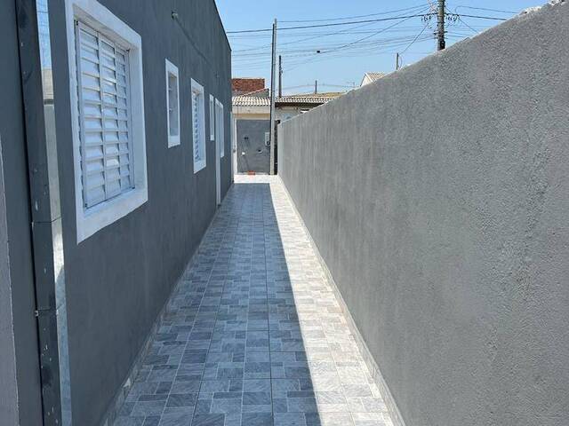 Casa para Venda em Jacareí - 3