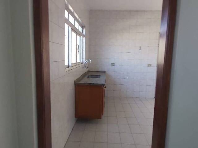 Sobrado para Venda em Jacareí - 4