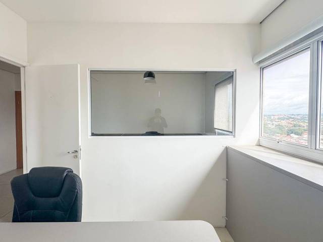 Sala para Venda em Jacareí - 4