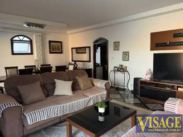 Casa para Venda em São José dos Campos - 4