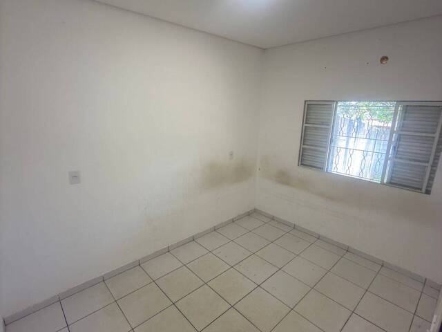 Casa para Venda em São José dos Campos - 4