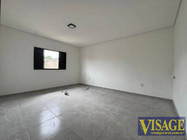 Sobrado para Venda em São José dos Campos - 4