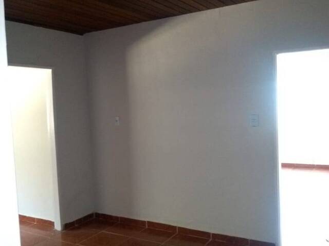 Casa para Venda em São José dos Campos - 4