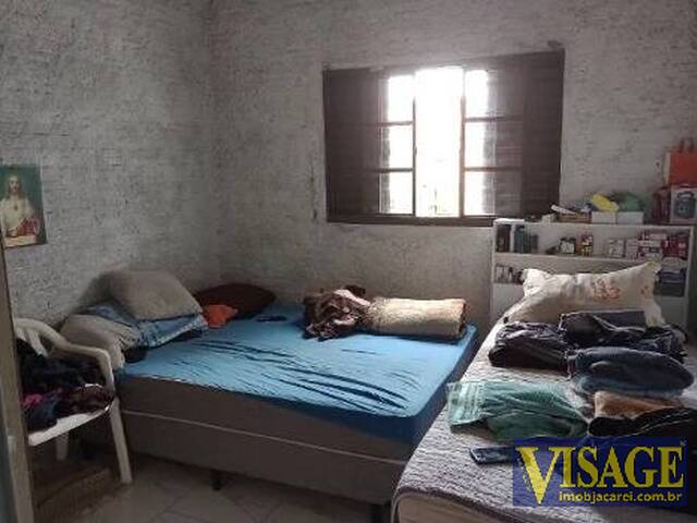 Casa para Venda em São José dos Campos - 4