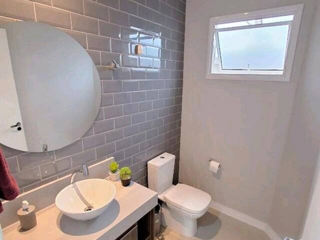 Casa para Venda em São José dos Campos - 4