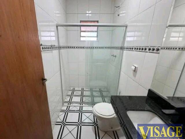 Casa para Venda em São José dos Campos - 4