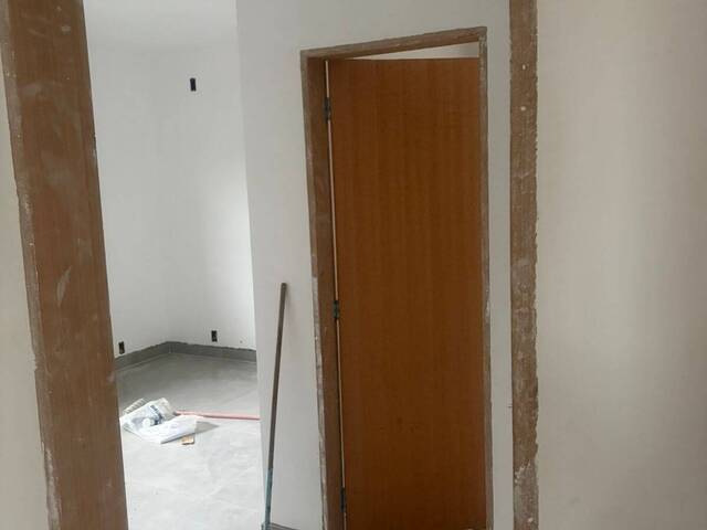 Casa para Venda em São José dos Campos - 5