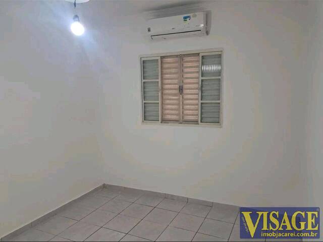 Casa para Venda em São José dos Campos - 4