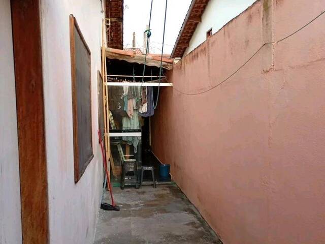 Casa para Venda em São José dos Campos - 4