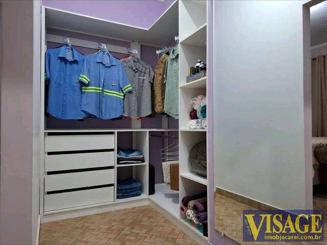 Casa para Venda em São José dos Campos - 4