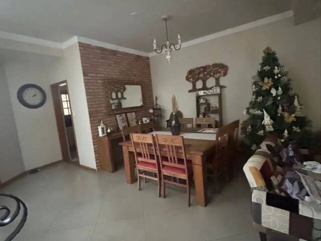 Sobrado para Venda em Jacareí - 5