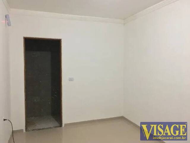 Casa para Venda em São José dos Campos - 4