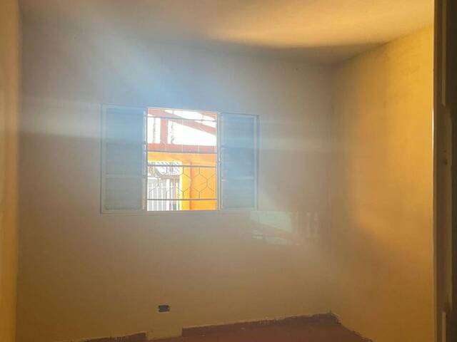 Casa para Venda em São José dos Campos - 4