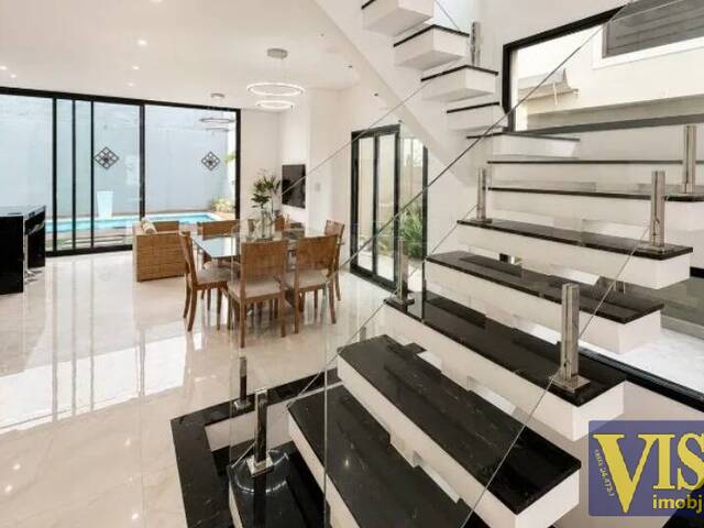 Casa para Venda em São José dos Campos - 5