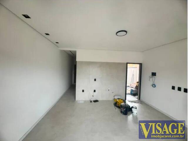 Casa para Venda em São José dos Campos - 4