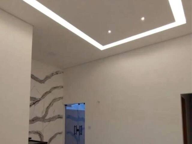 Casa para Venda em São José dos Campos - 4