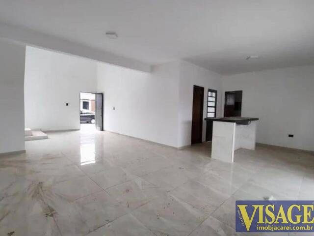 Casa para Venda em São José dos Campos - 4