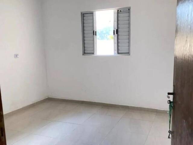 Casa para Venda em São José dos Campos - 4