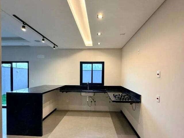 Casa para Venda em São José dos Campos - 5