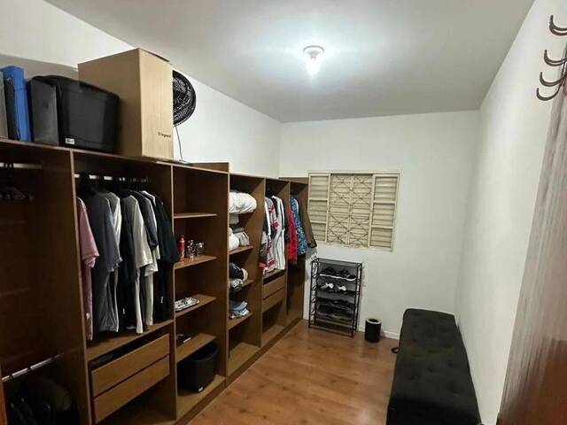 Casa para Venda em São José dos Campos - 4