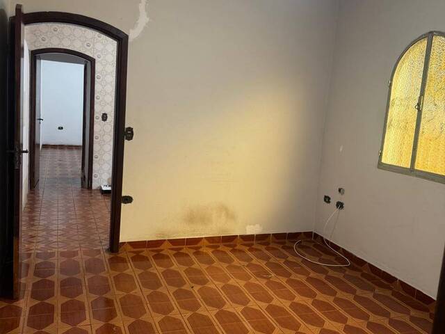 Casa para Venda em São José dos Campos - 4