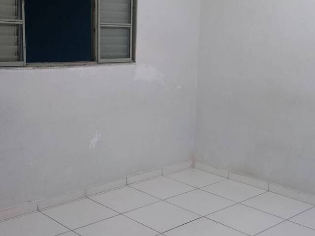 Casa para Venda em São José dos Campos - 4